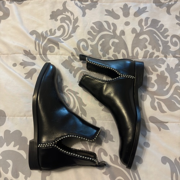 Zara Flat Ankle Boots With Openings - Picture 6 of 9